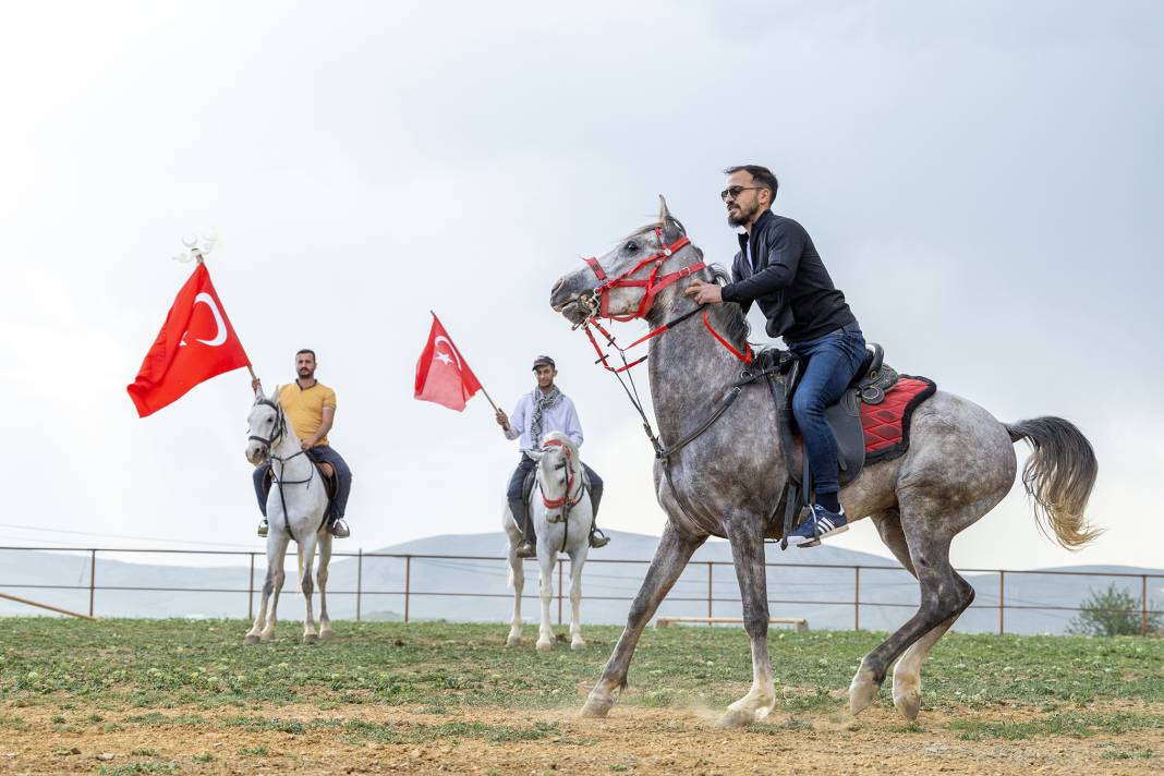 Konyalı fotoğrafçıların atlı safarisinden muhteşem kareler 5